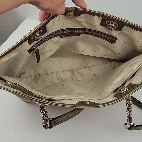 Calvin Klein Saffiano Tote Gold w/ Gold tone Chain Detail - Picture 11 of 16